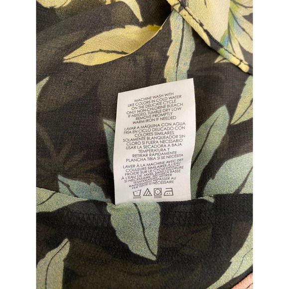 CABI Osaka Nights Gray Pastel Ruffle Tank Blouse Size S - Picture 5 of 5